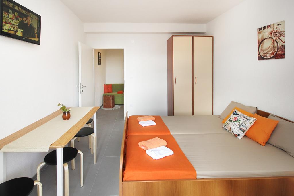 Stanicicke Apartments Baska Voda Bagian luar foto